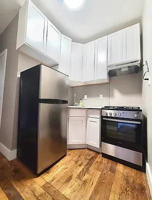 Rented by Delmark Realty LLC | media 25