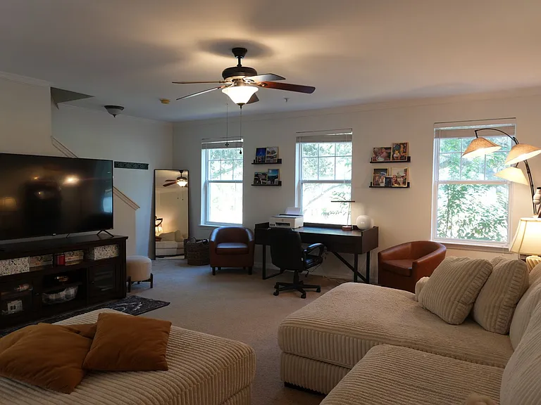 1004 Waterside Dr — Photo 22