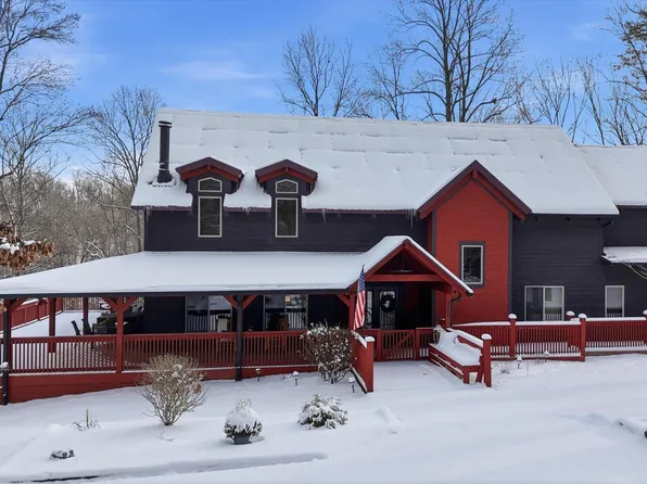 5736 N Pathways Dr, Unionville, IN 47468