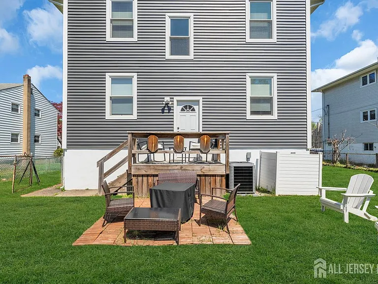 36 Van Buren Ave — Photo 31