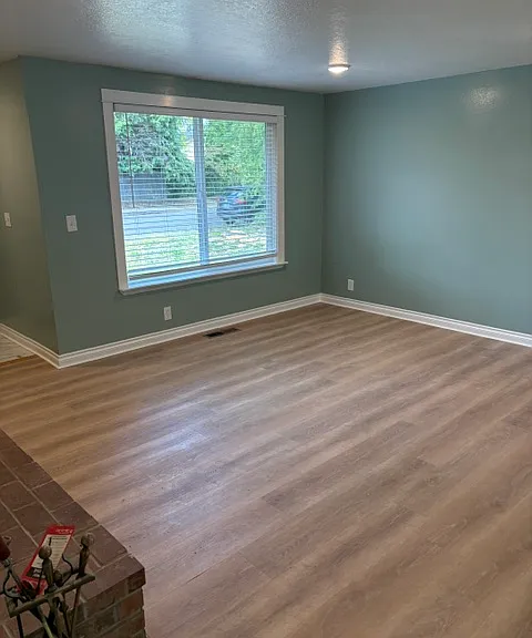 878 NE Thomas Ct — Photo 15