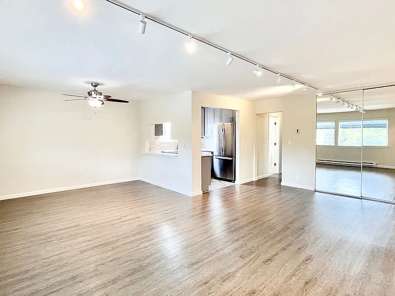 Gateway Apartments — Photo 2