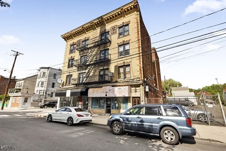 220 3rd St #17 — Photo 14