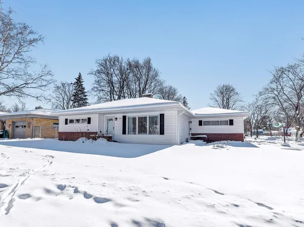 902 Ridgeway Blvd, De Pere, WI 54115