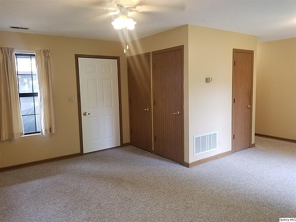 4th image of 1605 Knight St