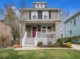 205 N Clinton Ave, Elmhurst, IL 60126