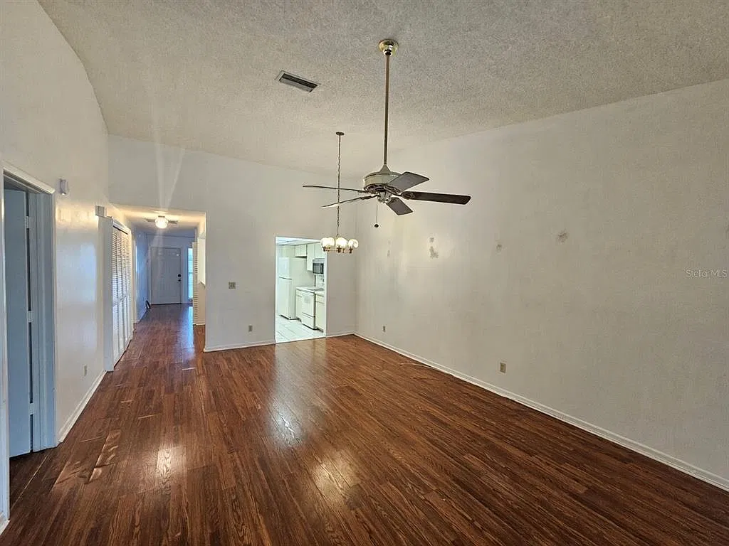 2 bed, 2.0 bath, 1300 sqft, $1,795 — Photo 3
