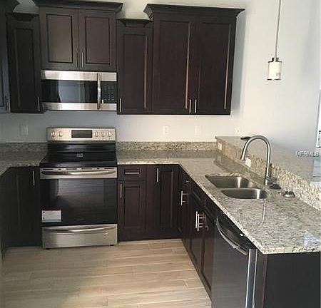 4th image of 4861 W Prescott St