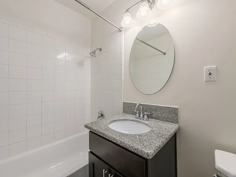 6871 Franklin Ave - Hollywood Cozmo — Photo 9