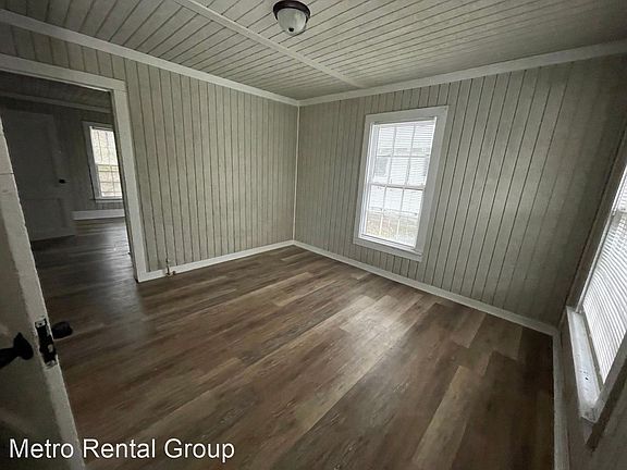2nd image of 810.5 W 25th St