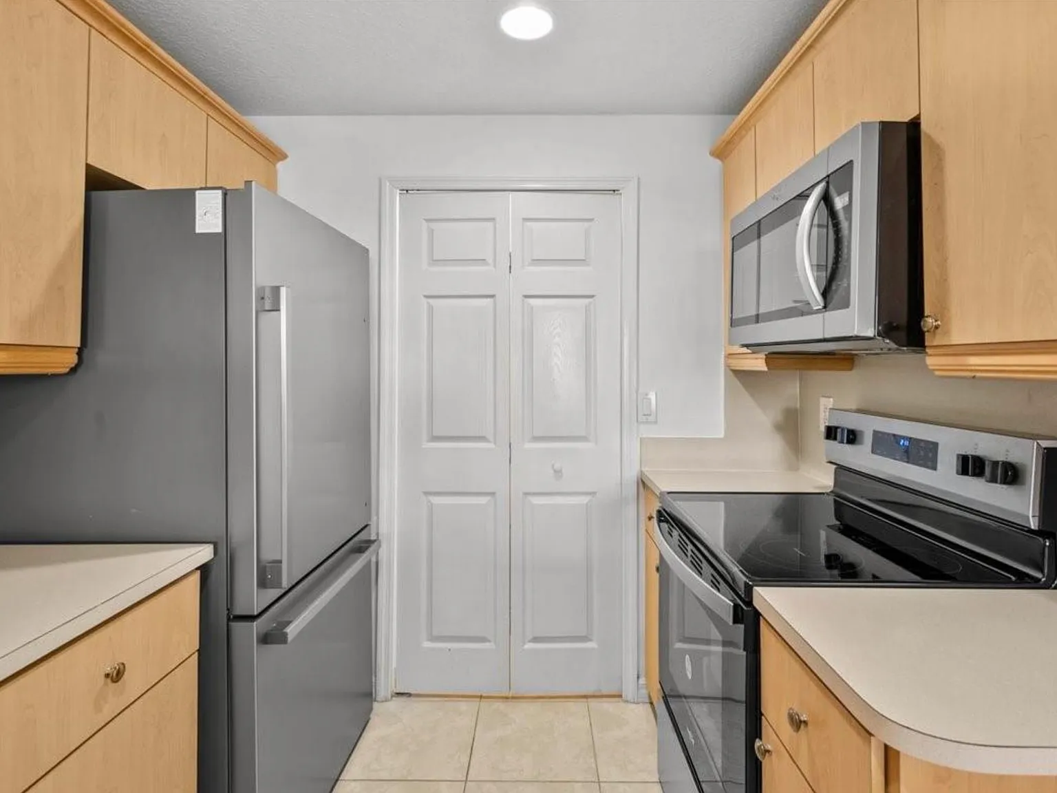 3 bed, 1271 sqft, $2,800 — Photo 4