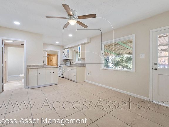 2nd image of 64628 16th Ave #1