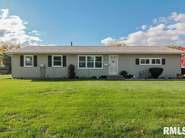 4942 Brown St, Davenport, IA 52806