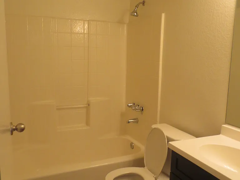 1833 N Kingsley Dr #5 — Photo 10