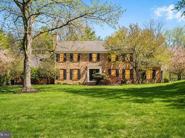 2 Western Pine St, Pennington, NJ 08534