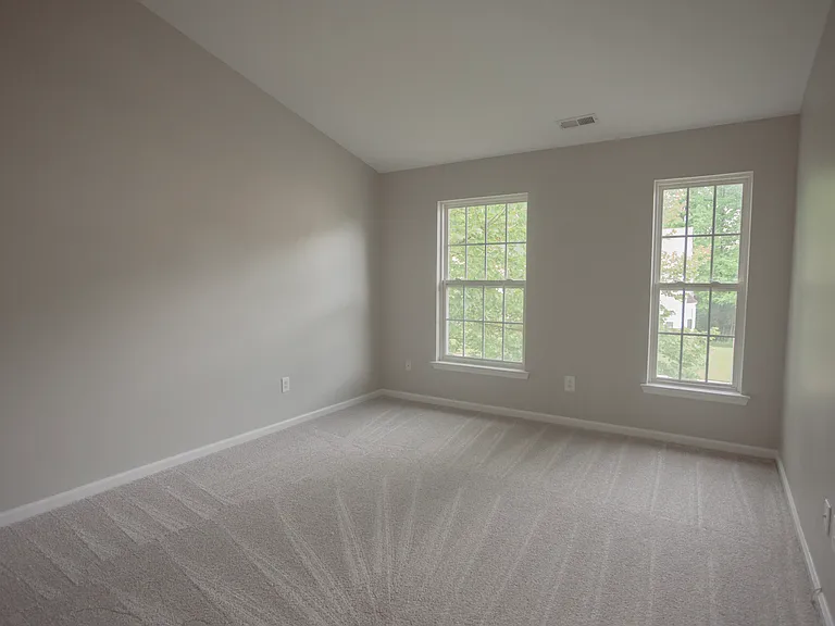 556 Mockingbird Way — Photo 32