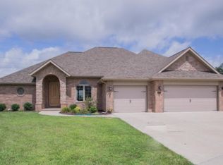 3437 E Fox Grape St, Springfield, MO 65804