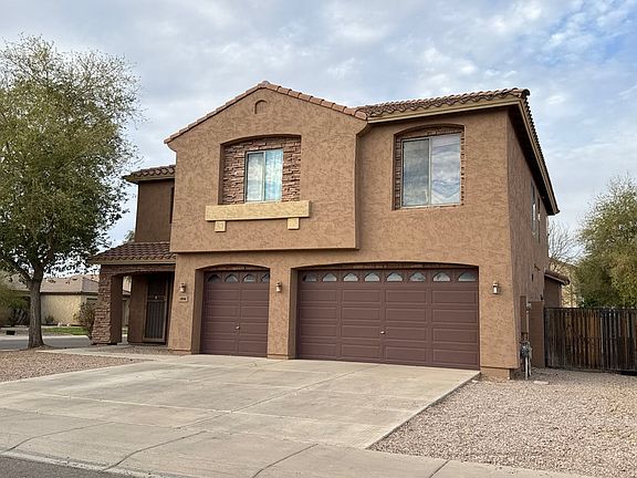 2nd image of 1036 E Oak Rd