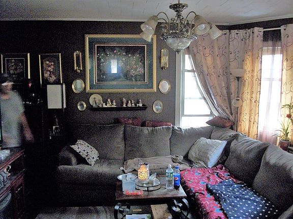3rd image of 30 Woodlawn St