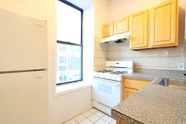 Rented by Empyreal Realty, Inc. | media 3