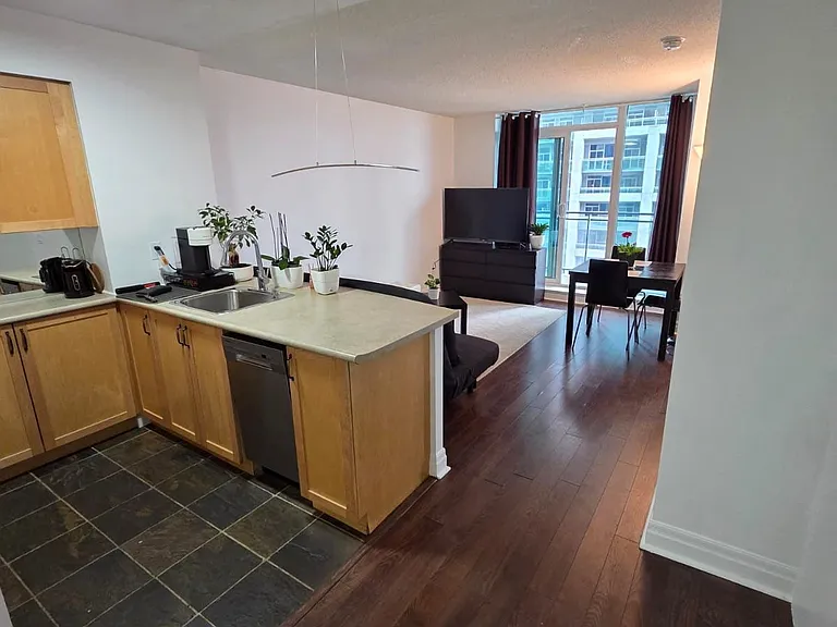 2121 Lake Shore Blvd W #1501 — Photo 9