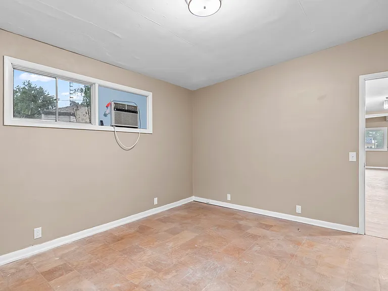 1111 Bruns Ln — Photo 19