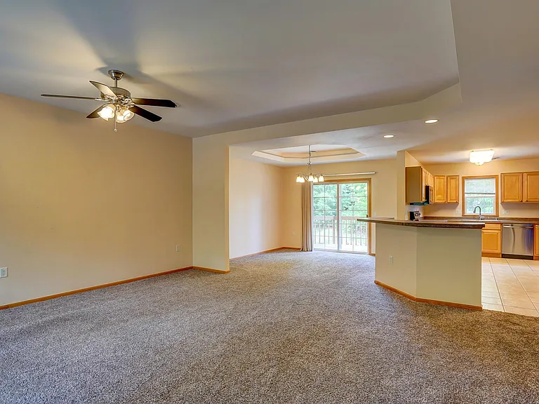1813 Carns Dr — Photo 4