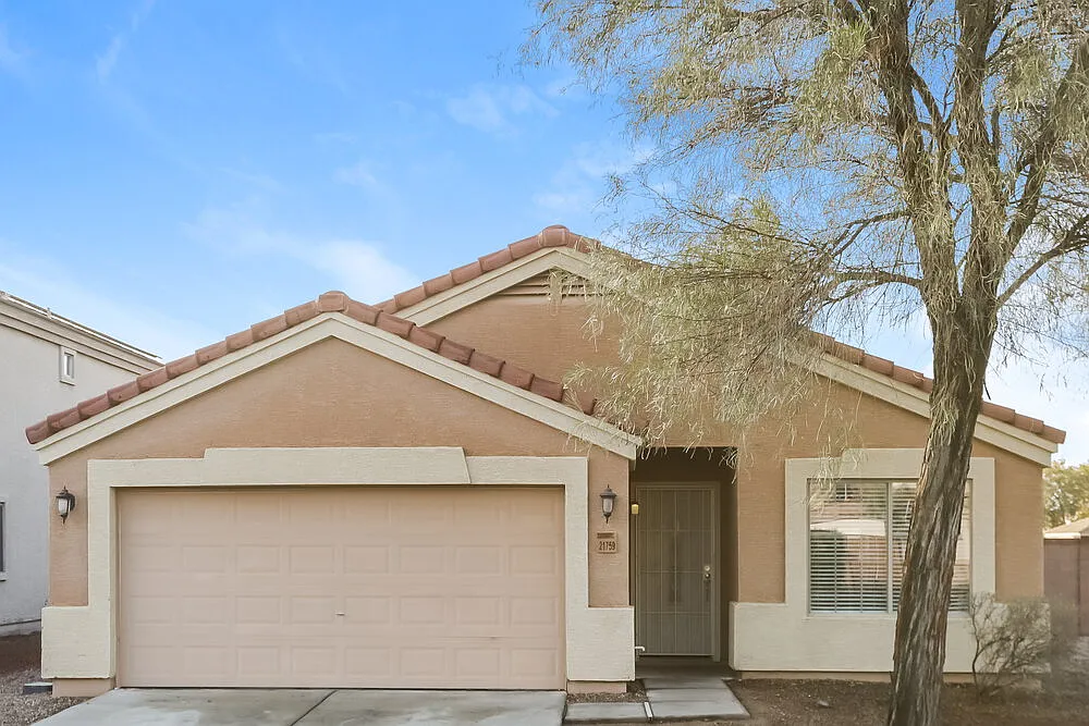 3 bed, 2.0 bath, 1681 sqft, $1,870 — Photo 1