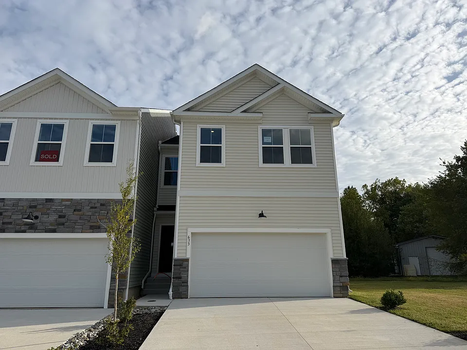 633 W North St #633