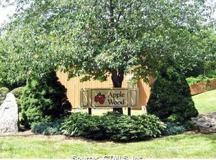 5 Macintosh Ln #5, Ansonia, CT 06401