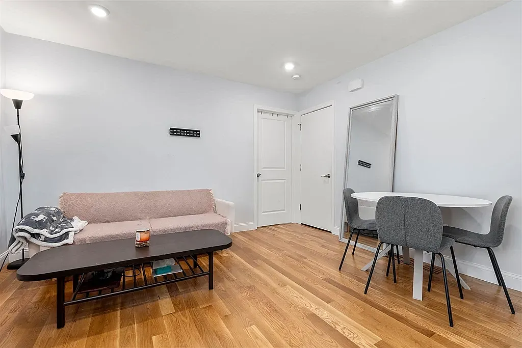 2 bed, 9999 sqft, $3,000 — Photo 3