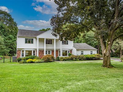 24 Norma Lane, Dix Hills, NY, 11746