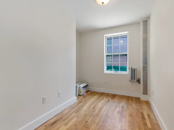 329 Bleecker Street image 6 of 8