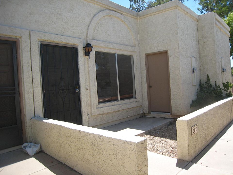 1st image of 2141 W Pontiac Dr