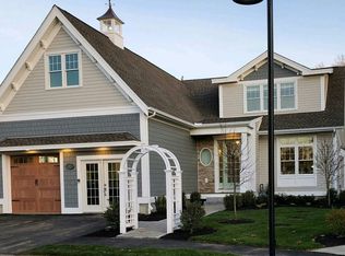 17 Brook St #17, Manchester, MA 01944