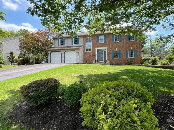 421 Coronet Dr, Blandon, PA 19510
