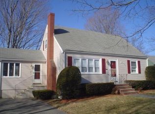 32 Kingdom Ter, Peabody, MA 01960