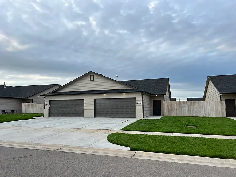 12050 W Shadow Lakes Ct — Photo 1
