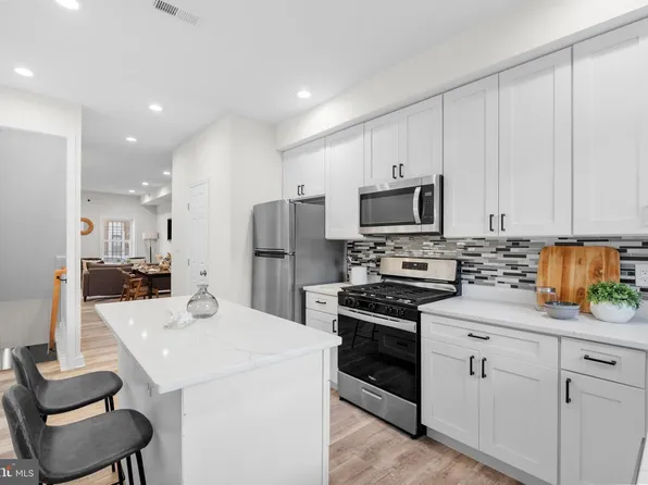 816 N Belnord Ave, Baltimore, MD 21205