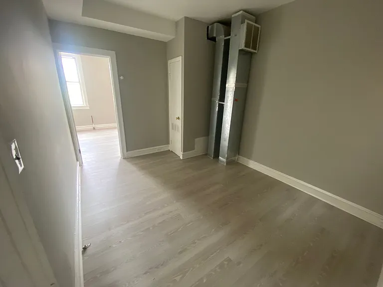 2726 Beryl Ave — Photo 8