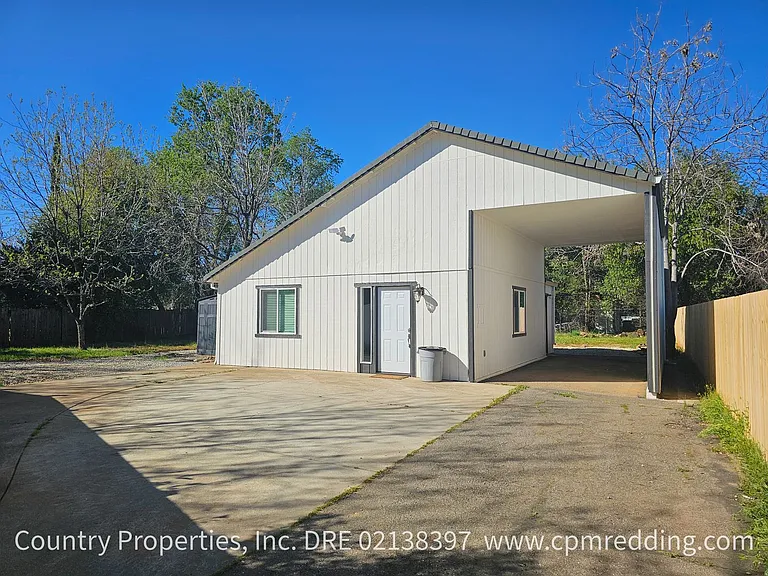 2122 Marlene Ave — Photo 3