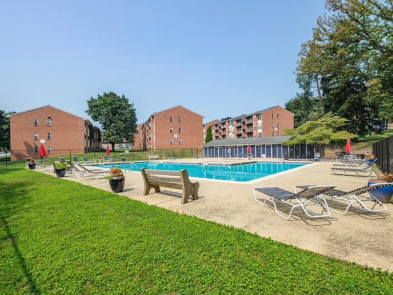 Hillside Apartments — Photo 11