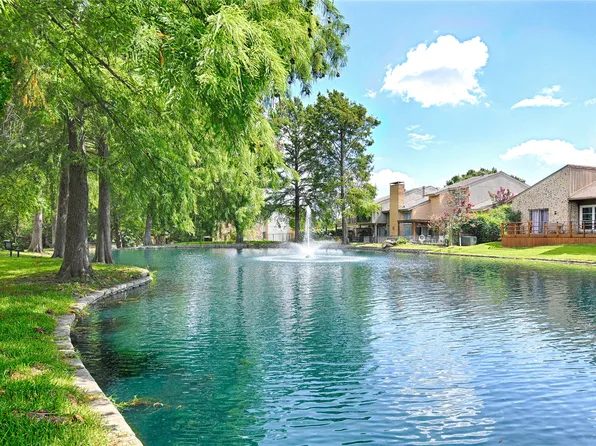 1713 Marsh Ln, Carrollton, TX 75006