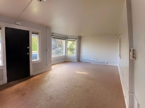 2nd image of 1020 N L St APT 1