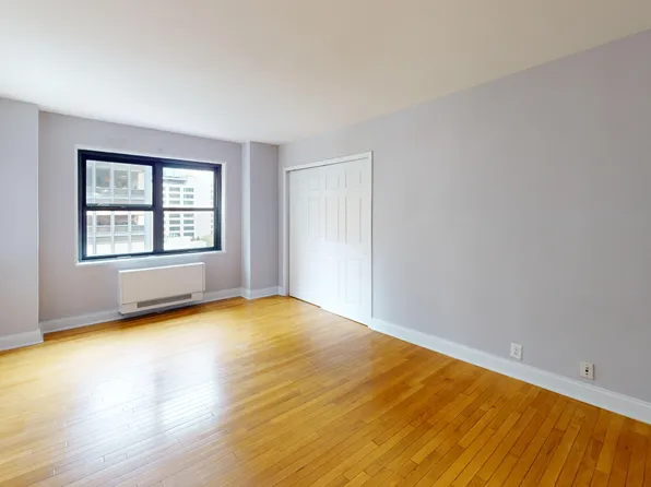 301 East 47th Street image 7 of 14