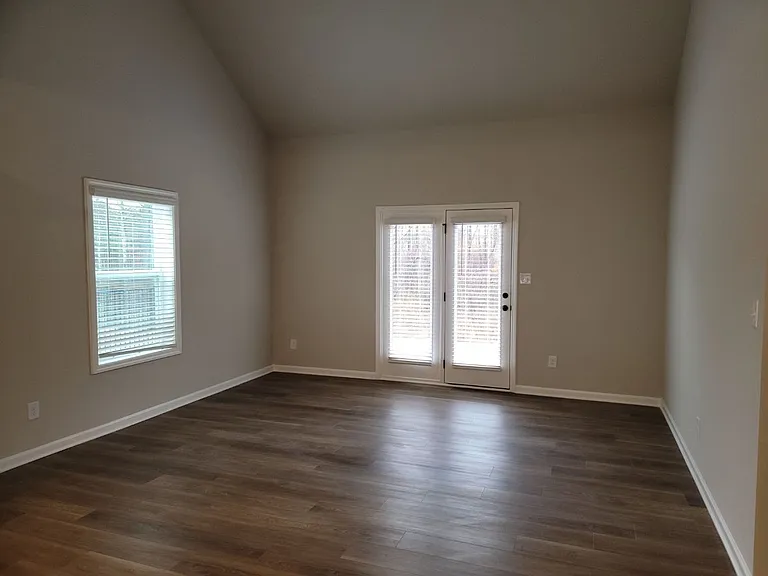 275 Southridge Dr — Photo 16