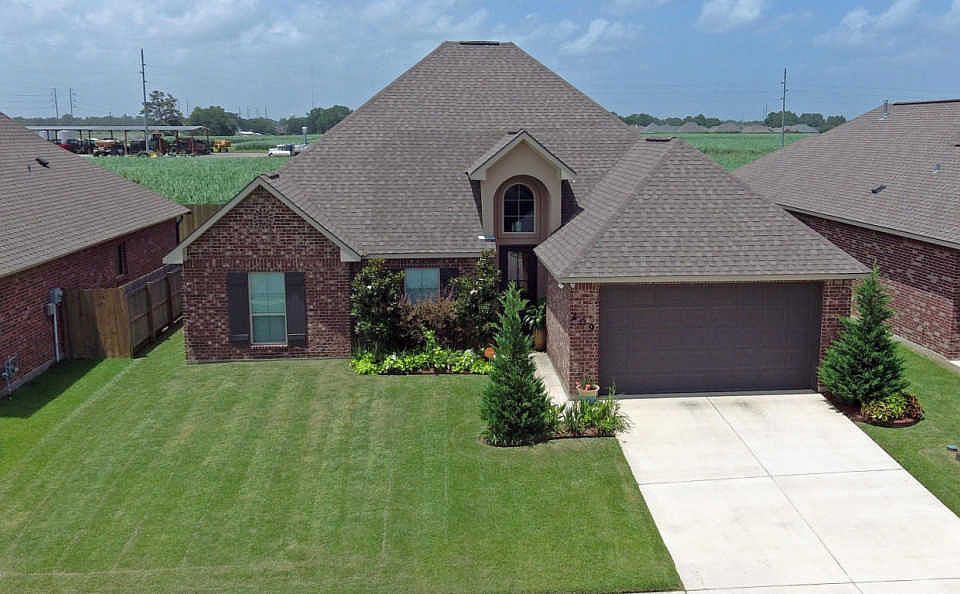 1st image of 209 Forest Grove Dr