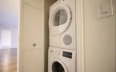 Rented by Manhattan Realty Group