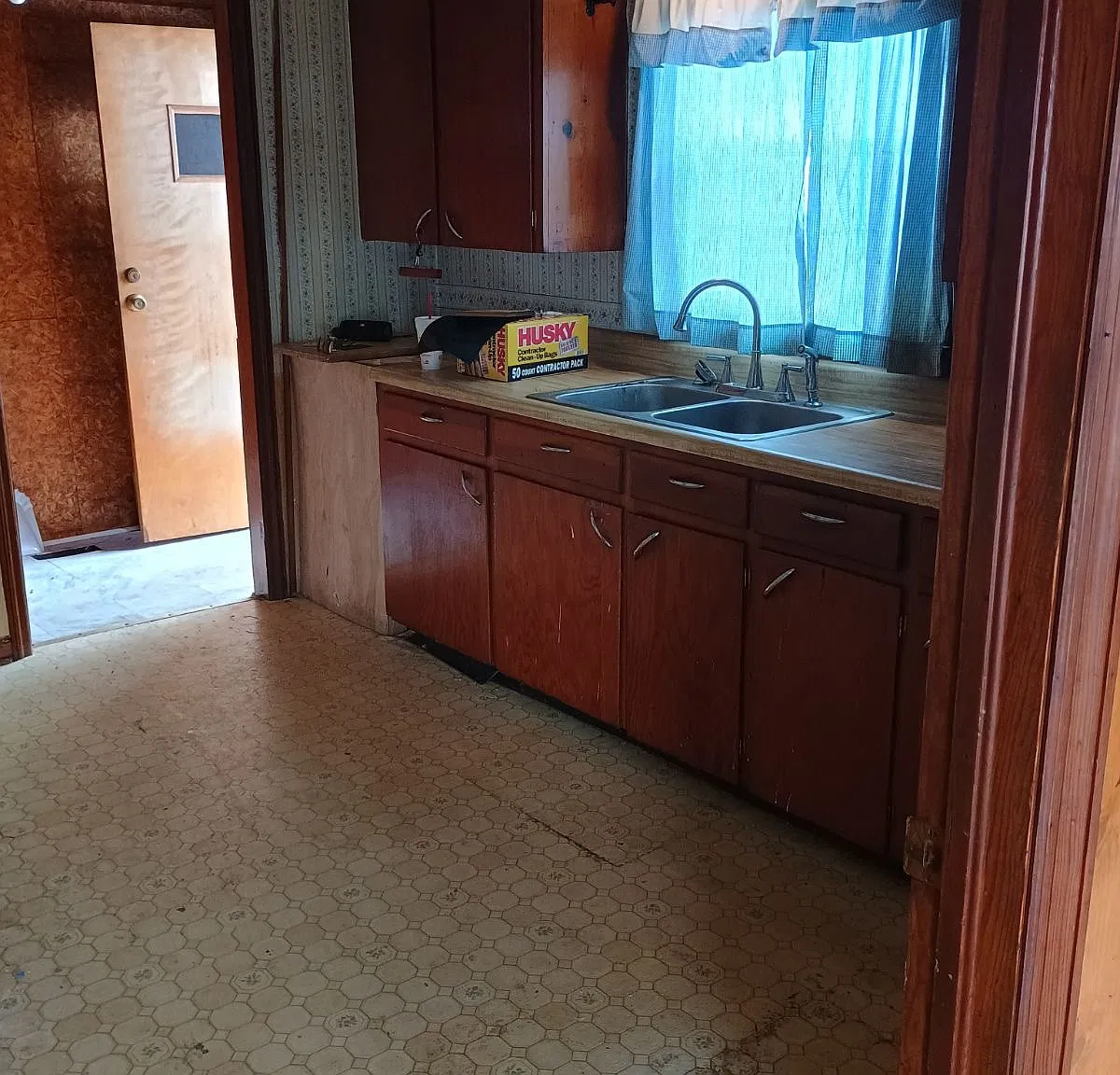 1221 Lowell St — Photo 2