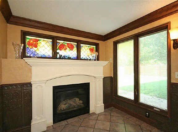 Dining room Fireplace